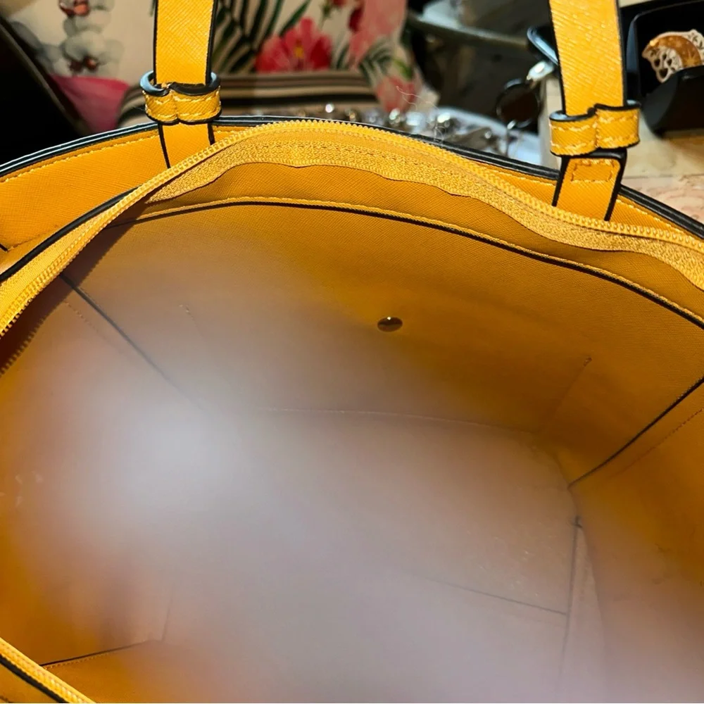 MOA YELLOW BAG